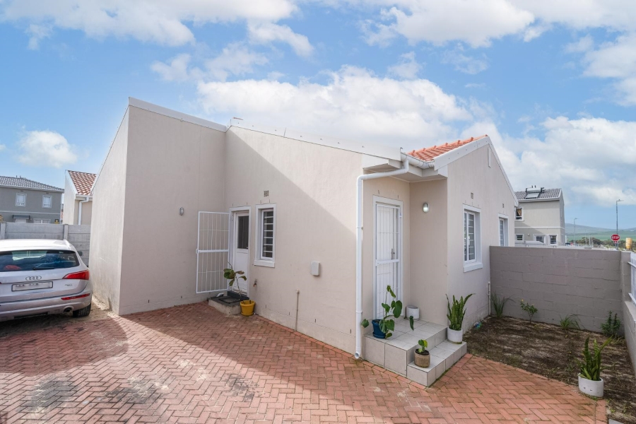 To Let 2 Bedroom Property for Rent in Rivergate Western Cape